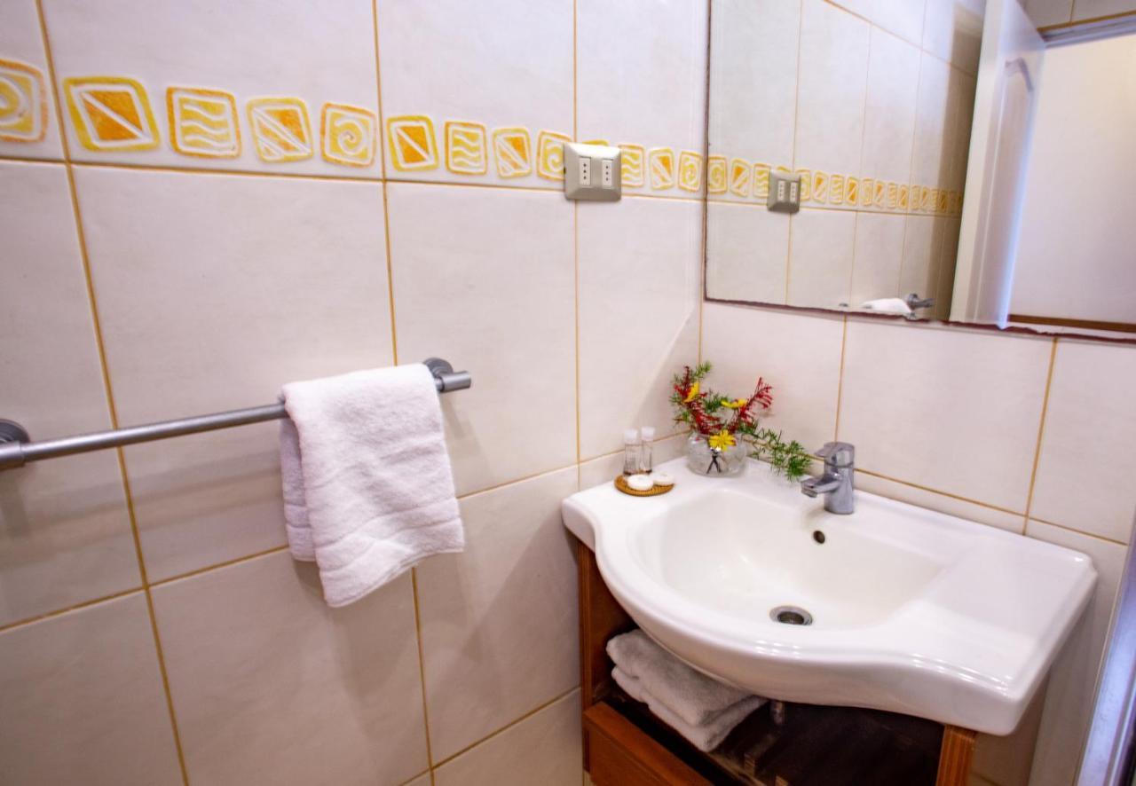 Hostal Uruhao Hanga Roa Ngoại thất bức ảnh