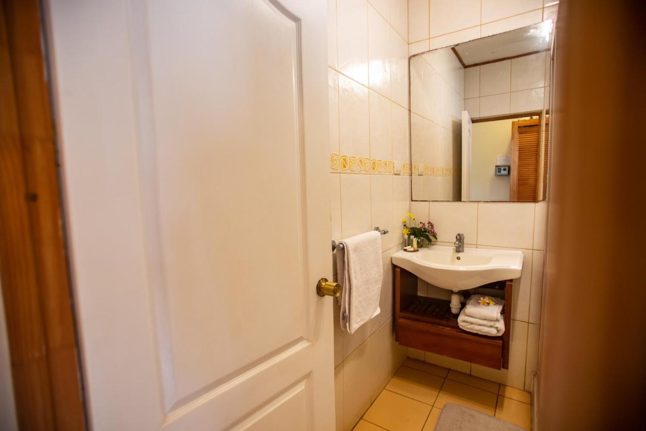 Hostal Uruhao Hanga Roa Ngoại thất bức ảnh