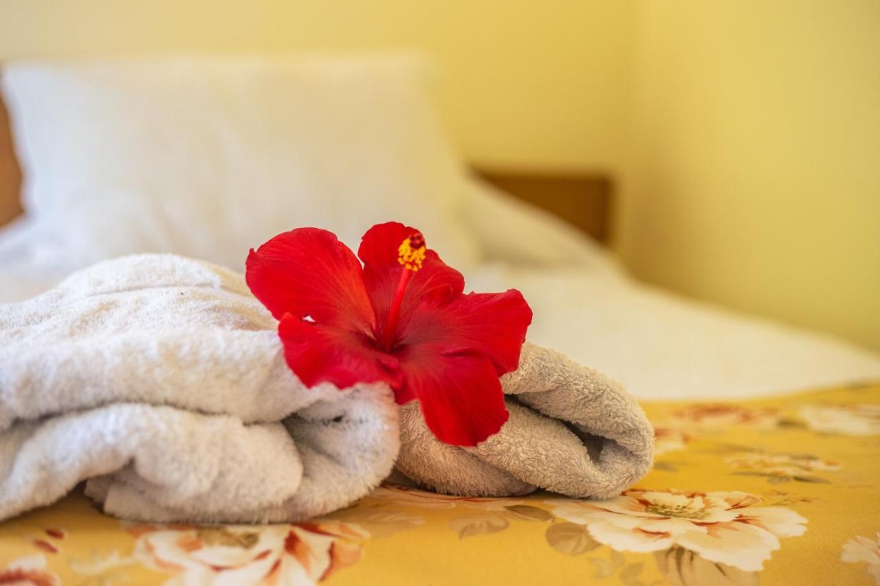 Hostal Uruhao Hanga Roa Ngoại thất bức ảnh