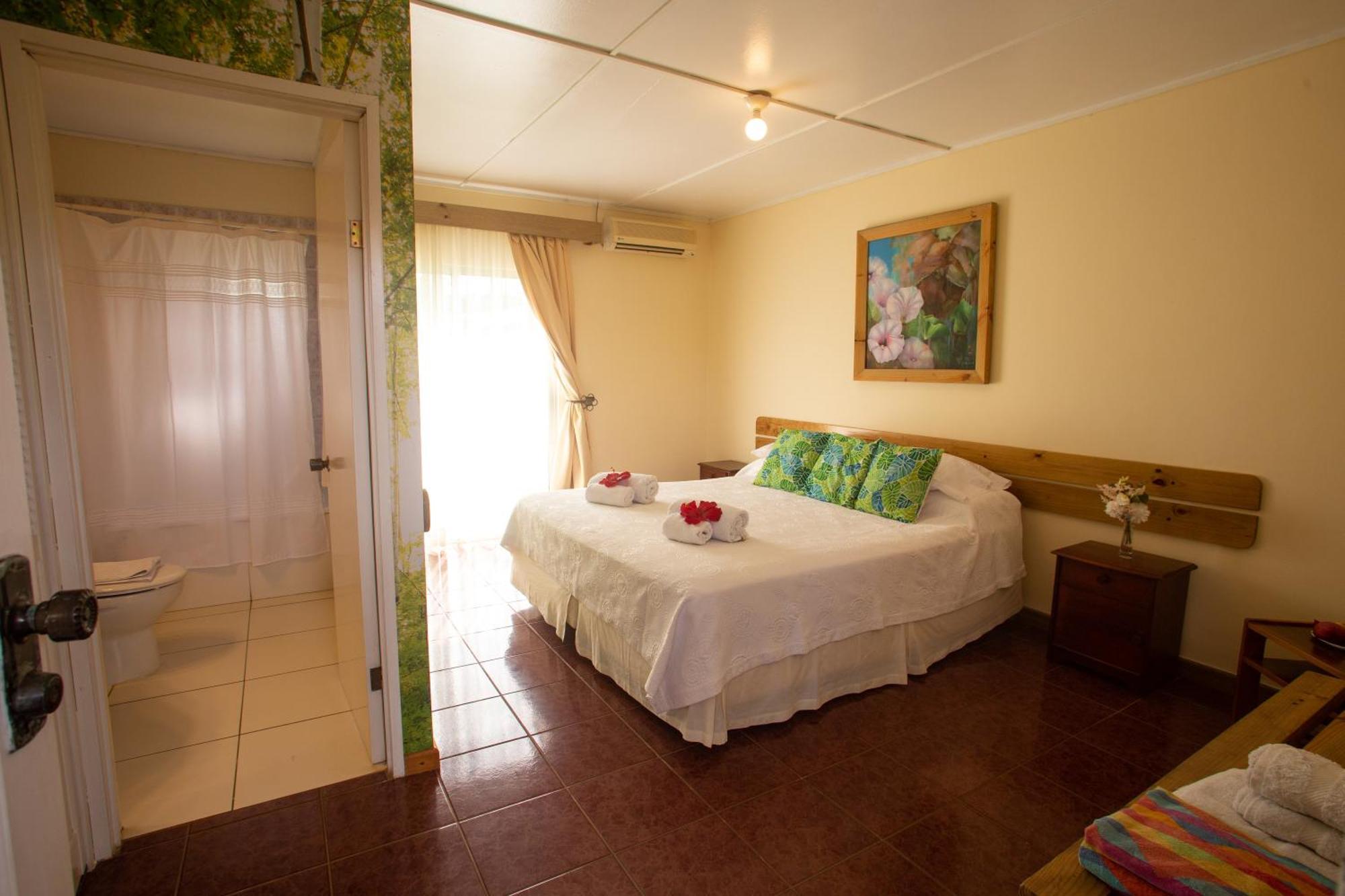 Hostal Uruhao Hanga Roa Ngoại thất bức ảnh