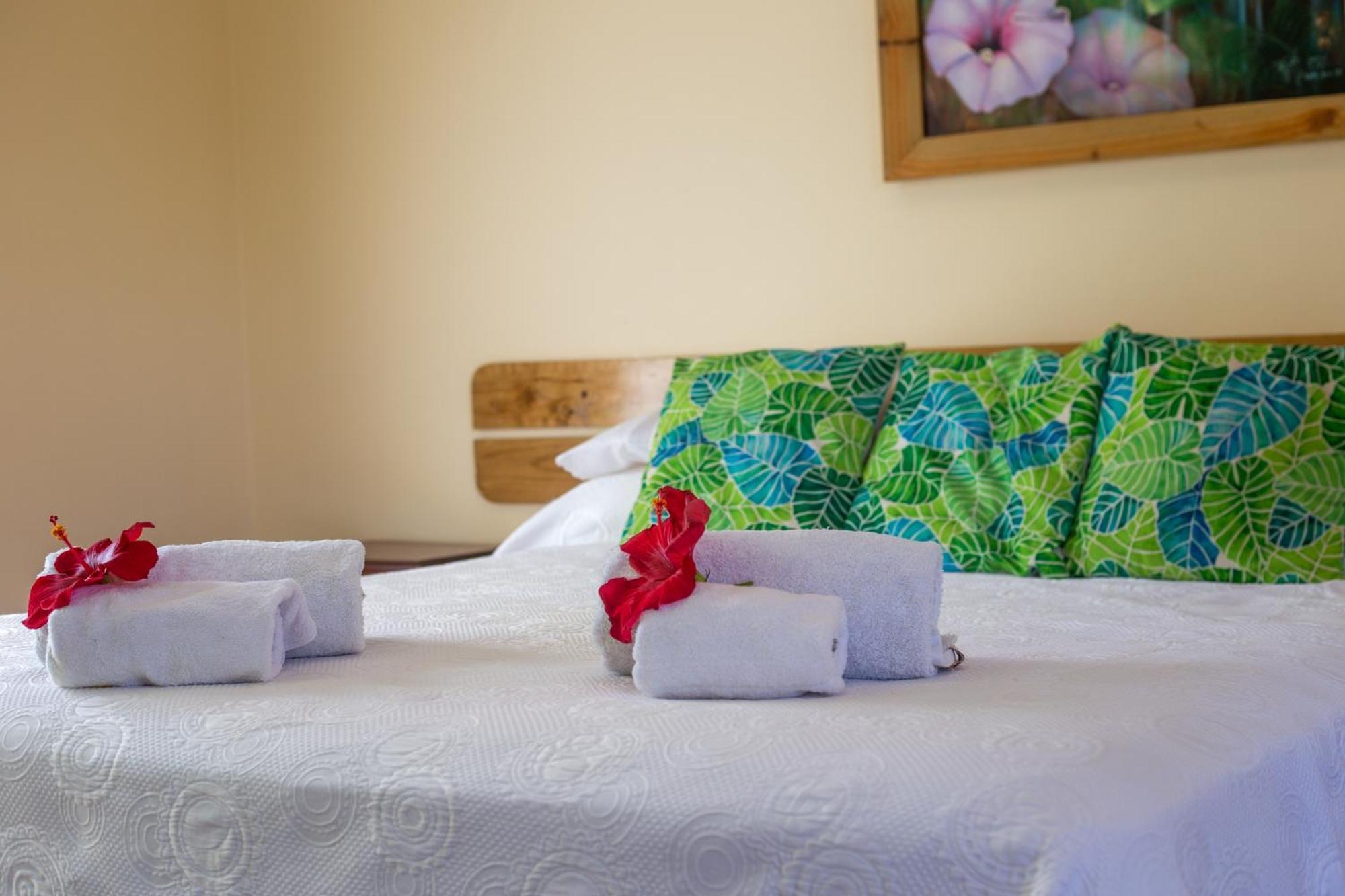 Hostal Uruhao Hanga Roa Ngoại thất bức ảnh
