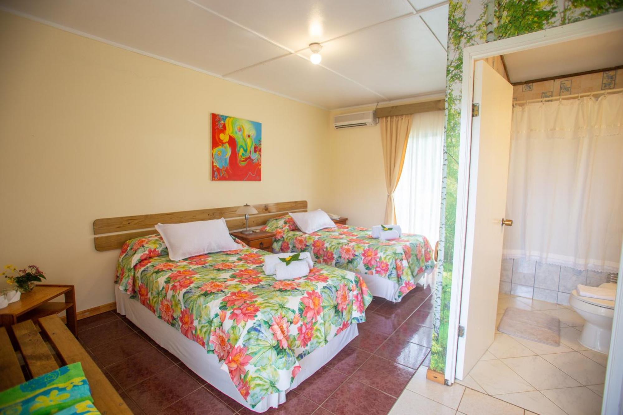 Hostal Uruhao Hanga Roa Ngoại thất bức ảnh