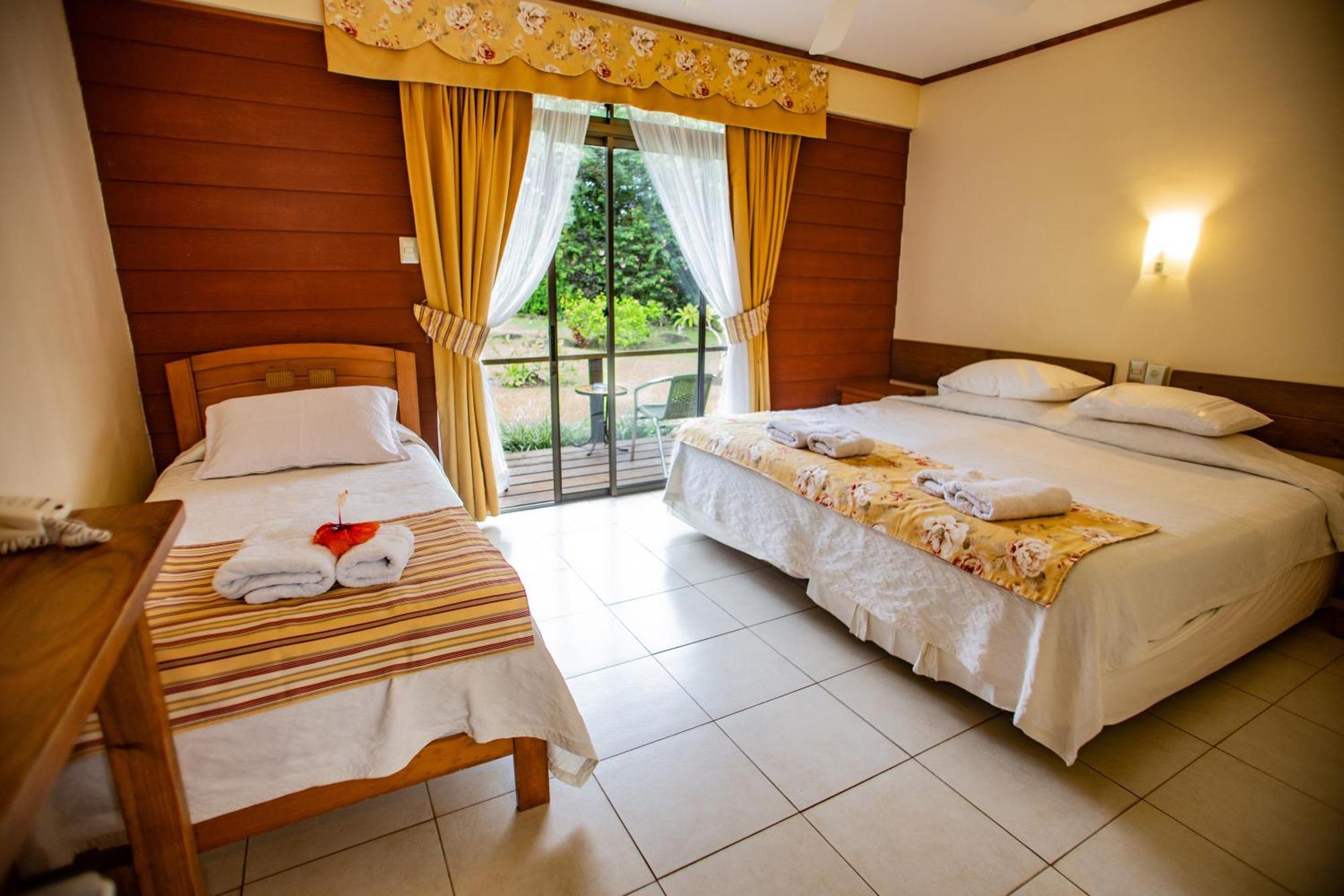 Hostal Uruhao Hanga Roa Ngoại thất bức ảnh